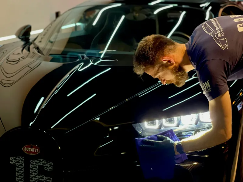 Bursa'da oto detailing — Oto detailing merkezinde araç bakımı